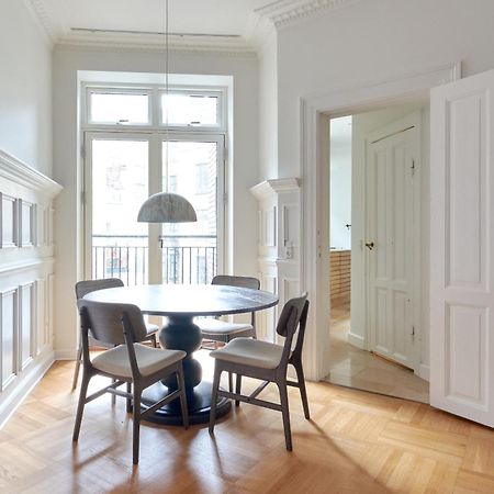 Spacious 3 Bedroom Manor Flat Next To Tivoli København Eksteriør bilde