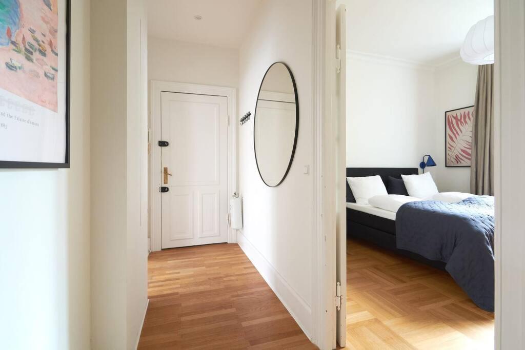 Spacious 3 Bedroom Manor Flat Next To Tivoli København Eksteriør bilde